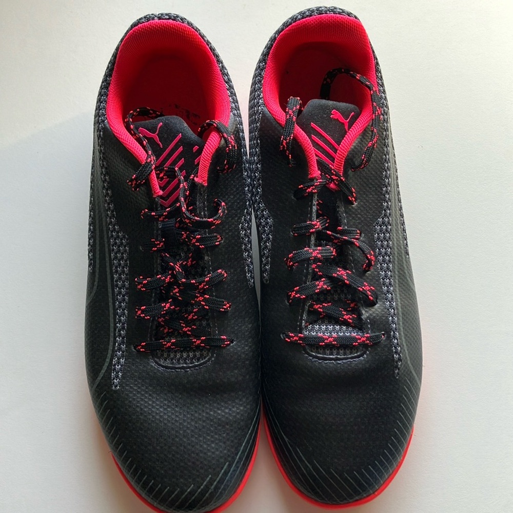 365 Puma Ignite soccer Black and Pink Athletic Shoes